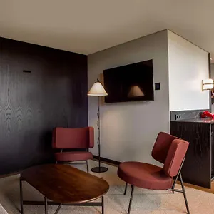 Hotel Radisson Red, Helsínquia